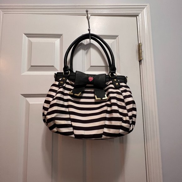 THE ORIGINS TOTE | Women Betsy Johnson shoulder bag